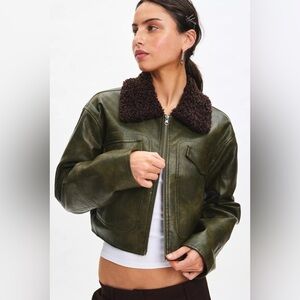 New Urban Outfitters BDG Janine Faux Leather Cropped Aviator Jacket Fur Collar